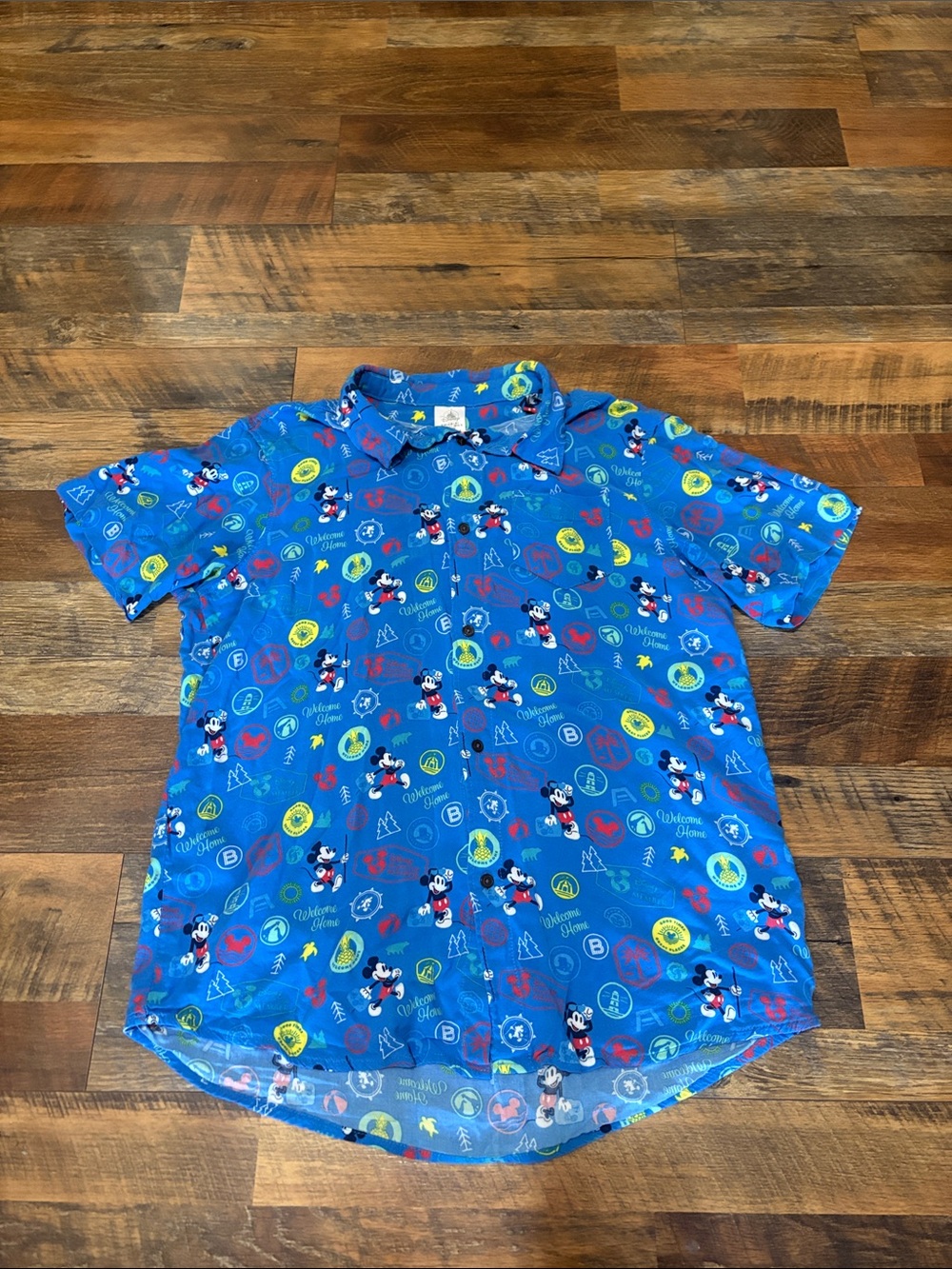 Disney Vacation Club "Welcome Home" short sleeve shirt